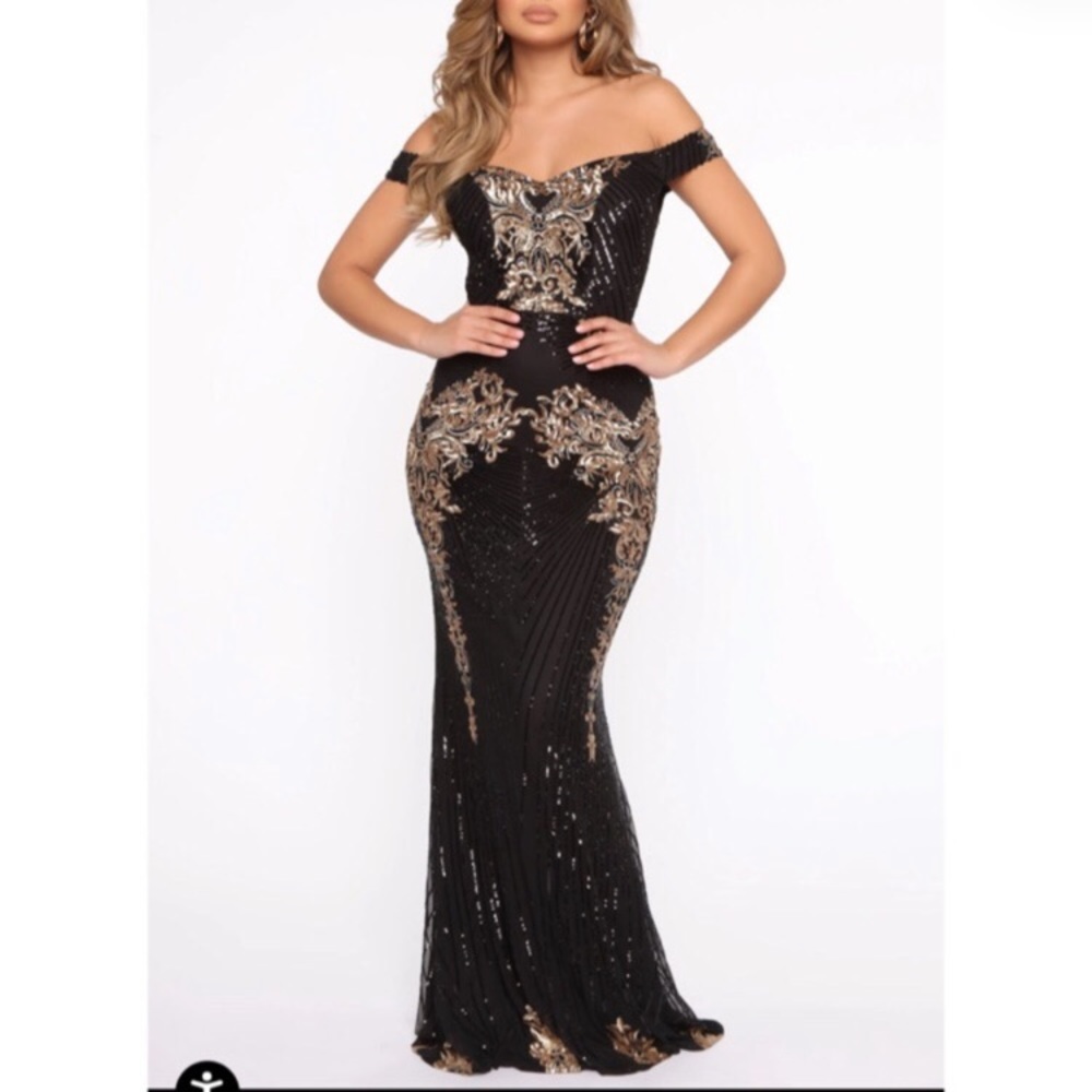 Sequin Award night maxi dress Size M